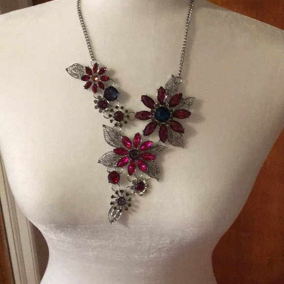 Necklace - Picture 1 of 5